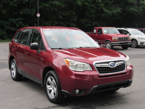 Used 2014 Subaru Forester 2.5i AWD/4WD image 10