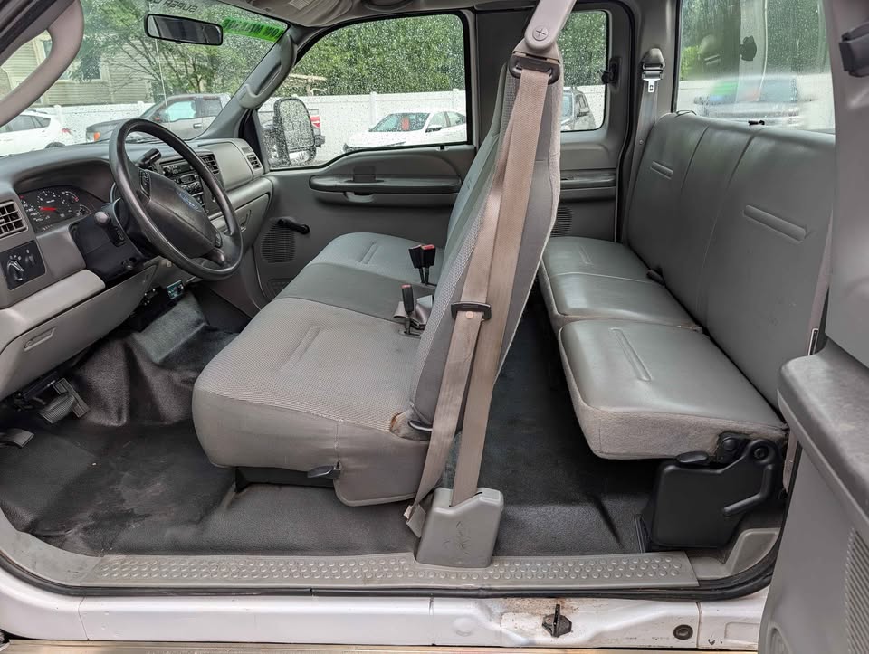 Used 2004 Ford F250 2WD SuperCab Super Duty image 6