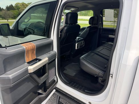 Used 2020 Ford F150 Lariat image 21