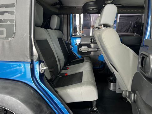 Used 2010 Jeep Wrangler Unlimited Sport image 17