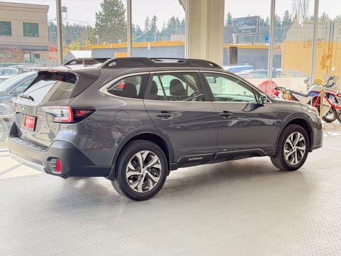 Used 2021 Subaru Outback Limited image 4