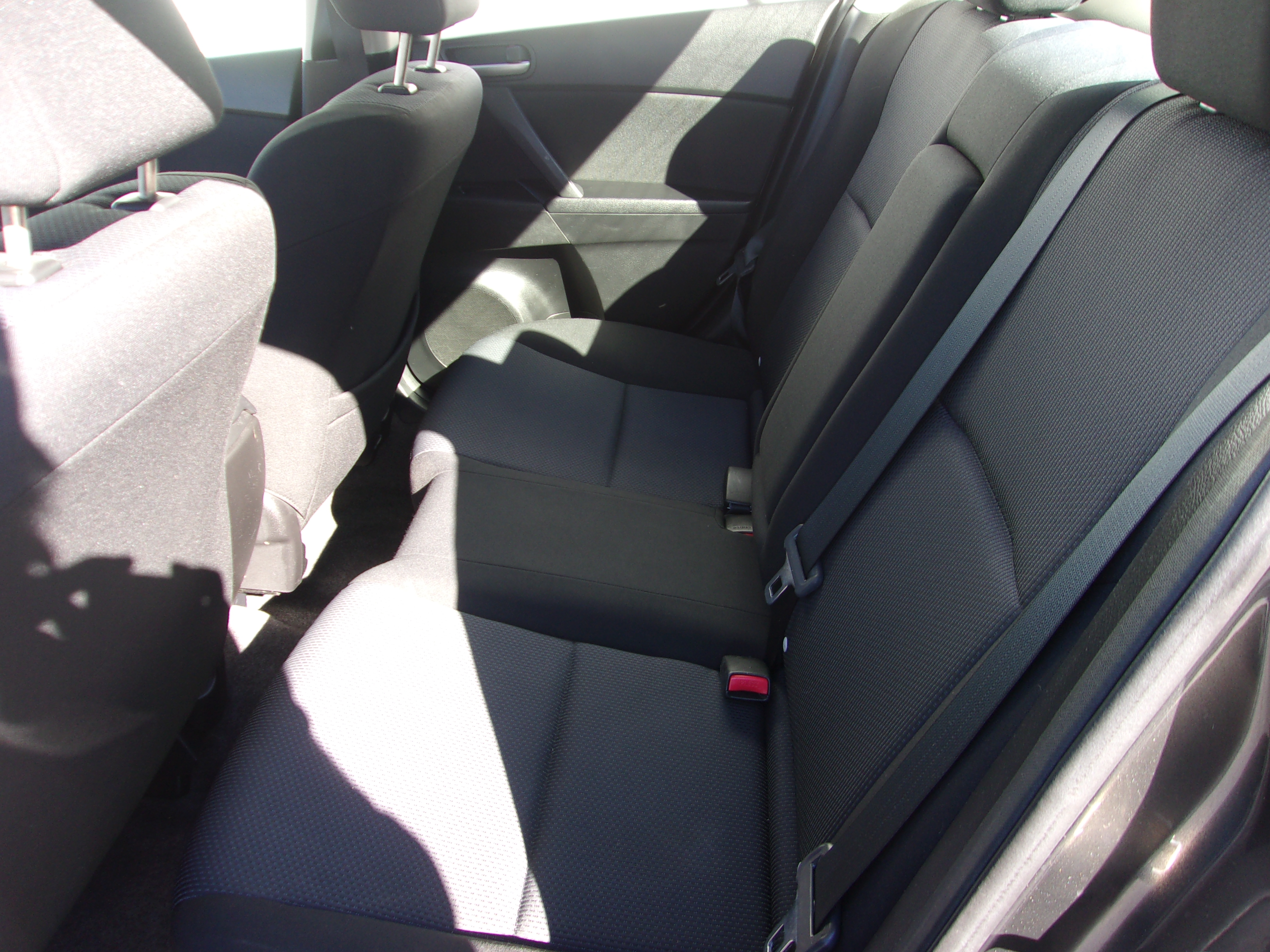 Used 2010 MAZDA MAZDA3 i Sedan FWD image 6