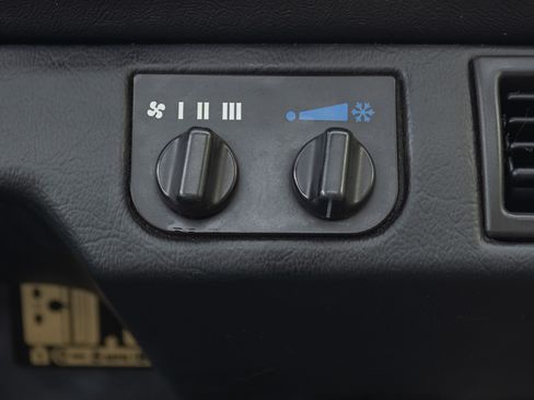 Used 1997 Land Rover Defender 90 image 15