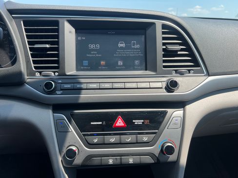 Used 2018 Hyundai Elantra Sedan FWD image 12