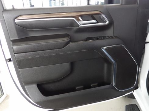 Used 2024 Chevrolet Silverado 2500 LT image 26