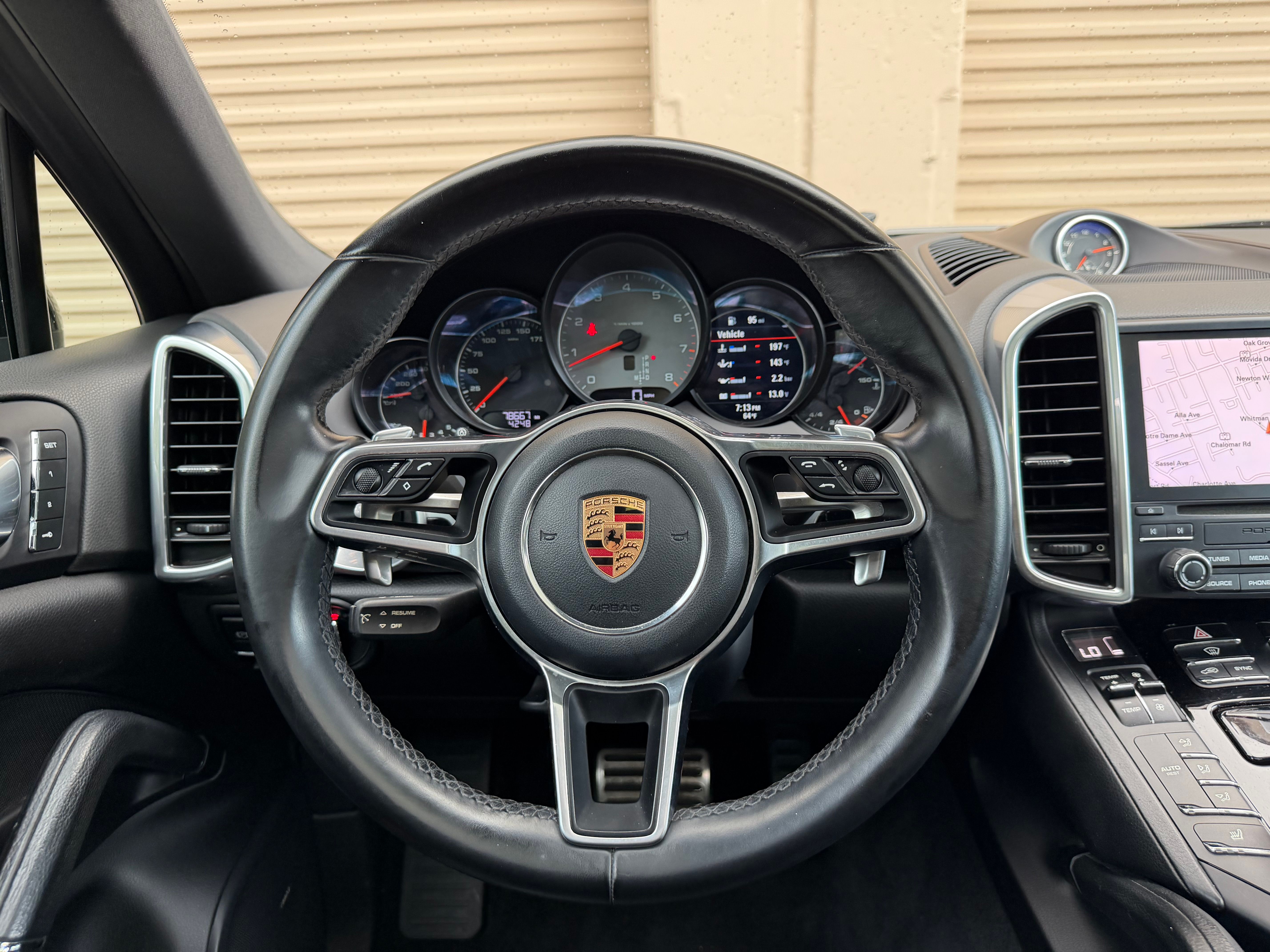 Used 2018 Porsche Cayenne S AWD/4WD image 17