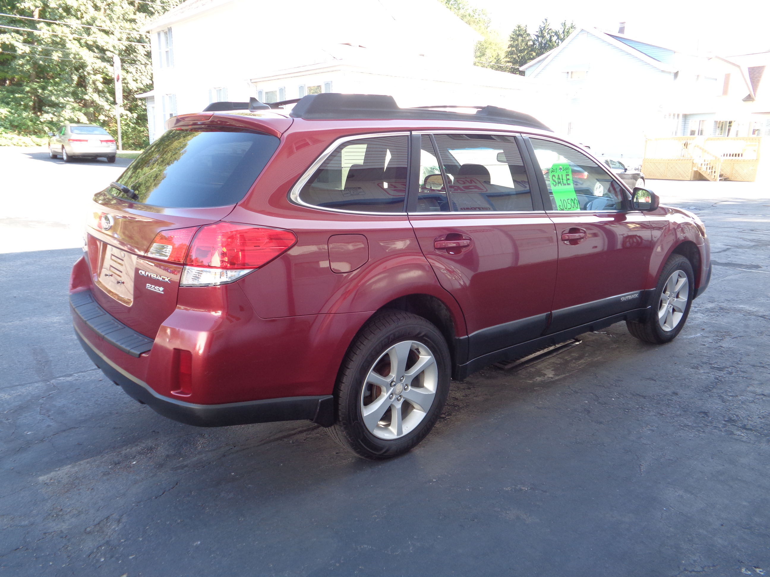 Used 2013 Subaru Outback 2.5i Premium AWD/4WD image 2