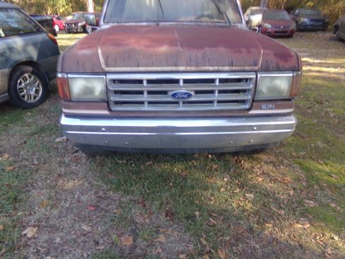 Used 1987 Ford F150 XLT image 6