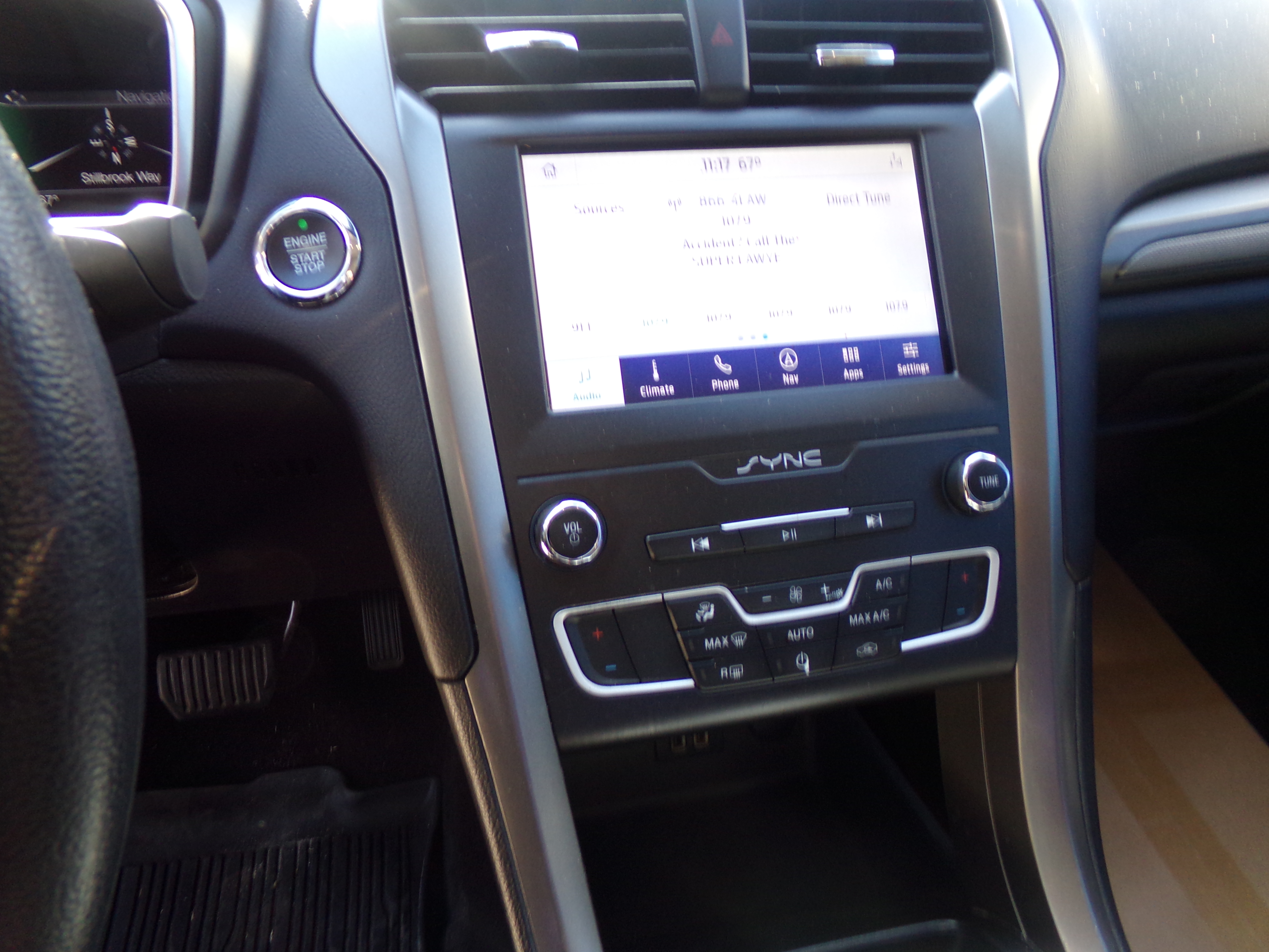 Used 2020 Ford Fusion SE FWD image 11