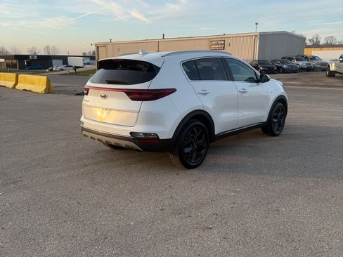 Used 2021 Kia Sportage S image 3