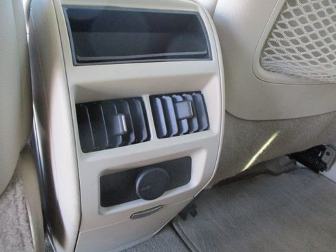 Used 2012 Cadillac SRX Luxury image 25