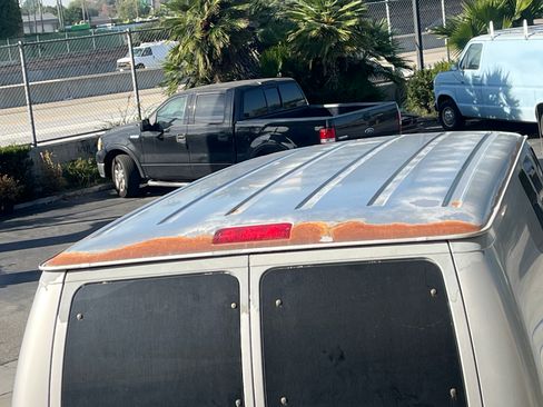 Used 2003 Ford E-350 and Econoline 350 image 9