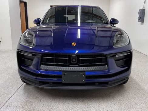 Used 2025 Porsche Macan AWD/4WD image 10
