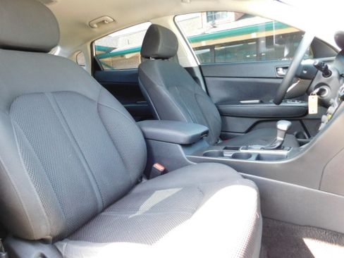 Used 2020 Kia Optima LX image 24