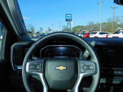 Used 2024 Chevrolet Silverado 3500 LTZ image 2