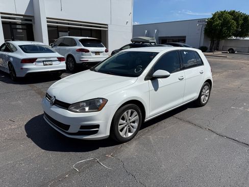 Used 2015 Volkswagen Golf TDI S image 1
