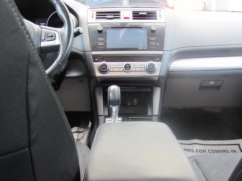Used 2017 Subaru Legacy 2.5i Premium AWD/4WD image 17