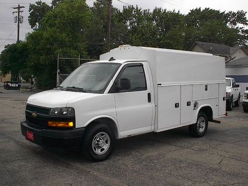 Used 2020 Chevrolet Express 3500 UNAVAIL RWD image 14