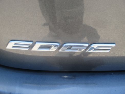 Used 2016 Ford Edge AWD Titanium image 14