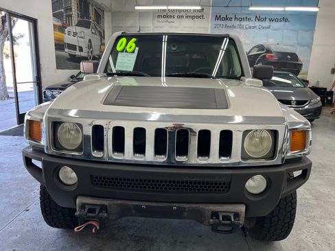 Used 2006 HUMMER H3 image 11