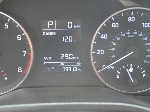 Used 2017 Hyundai Elantra SE FWD image 24