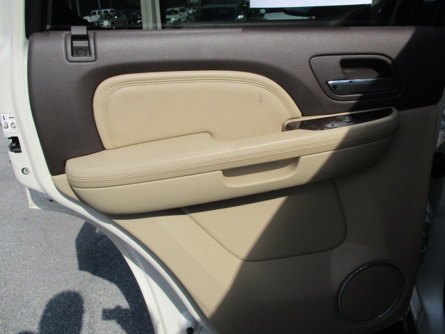 Used 2012 GMC Yukon AWD Denali image 24