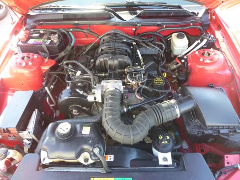 Used 2005 Ford Mustang Coupe RWD image 18