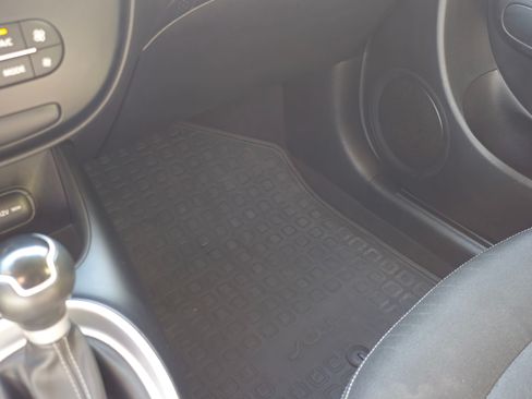 Used 2017 Kia Soul + image 43