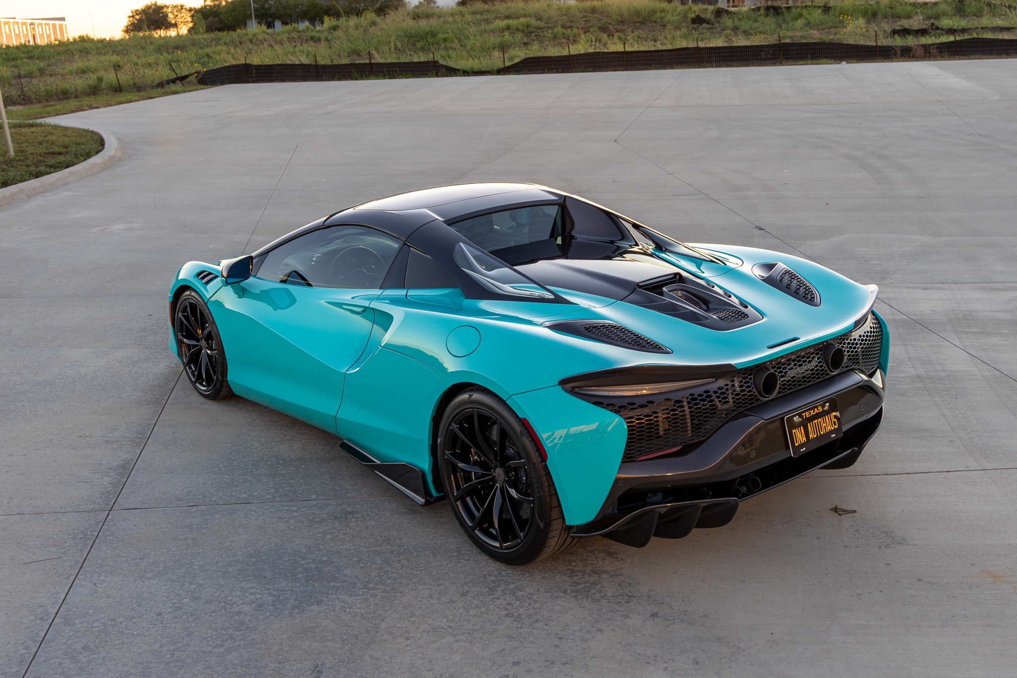Used 2025 McLaren Artura Spider RWD image 14