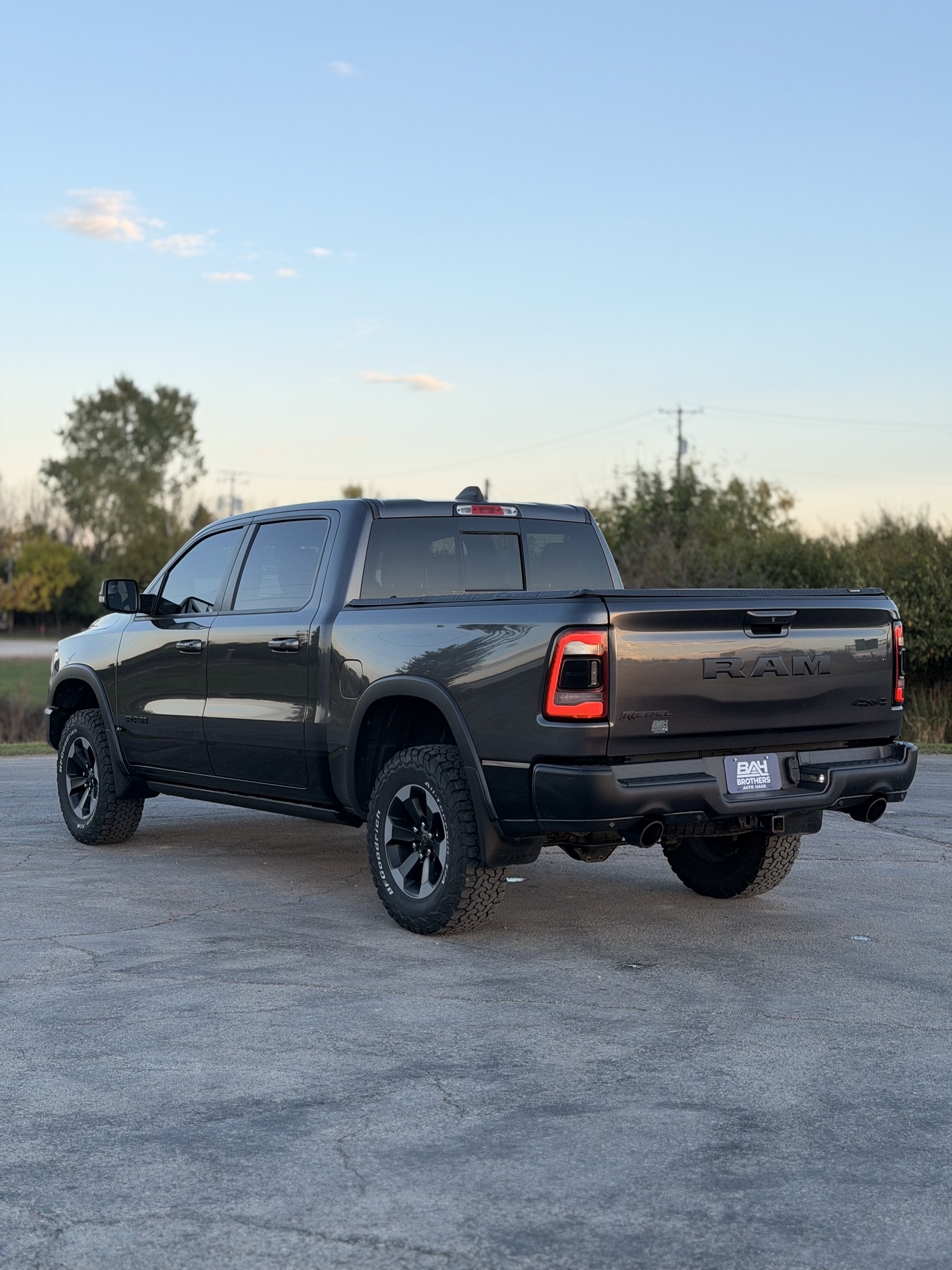 Used 2019 RAM 1500 4x4 Crew Cab Rebel image 7