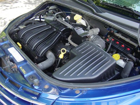 Used 2010 Chrysler PT Cruiser image 8