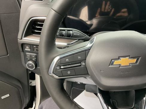 New 2025 Chevrolet Suburban Premier image 13