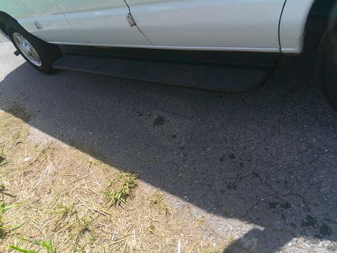 Used 2014 Ford E-150 and Econoline 150 Club Wagon image 17