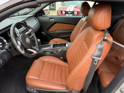 Used 2012 Ford Mustang Premium image 4