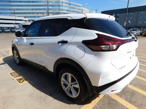 Used 2024 Nissan Kicks S image 5