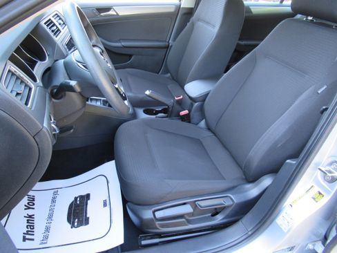 Used 2016 Volkswagen Jetta SE image 15