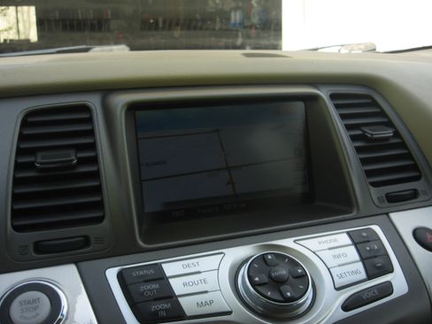 Used 2011 Nissan Murano AWD image 11