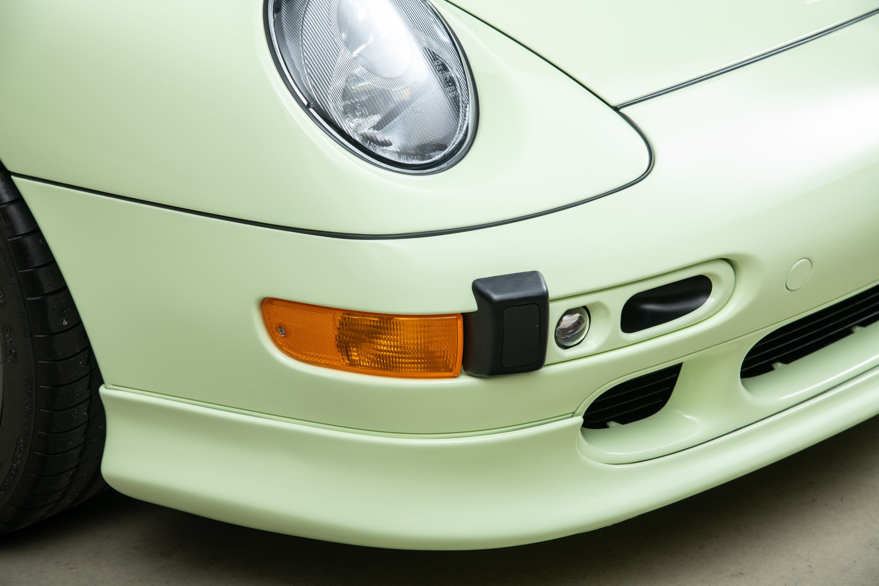 Used 1998 Porsche 911 Carrera S RWD image 49