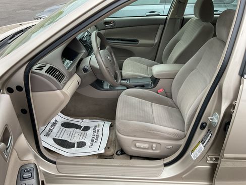 Used 2005 Toyota Camry LE FWD Sedan 2.4L 4-Cyl image 6