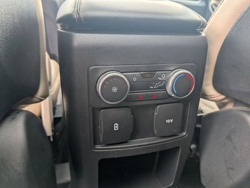 Used 2020 Ford Explorer XLT image 17
