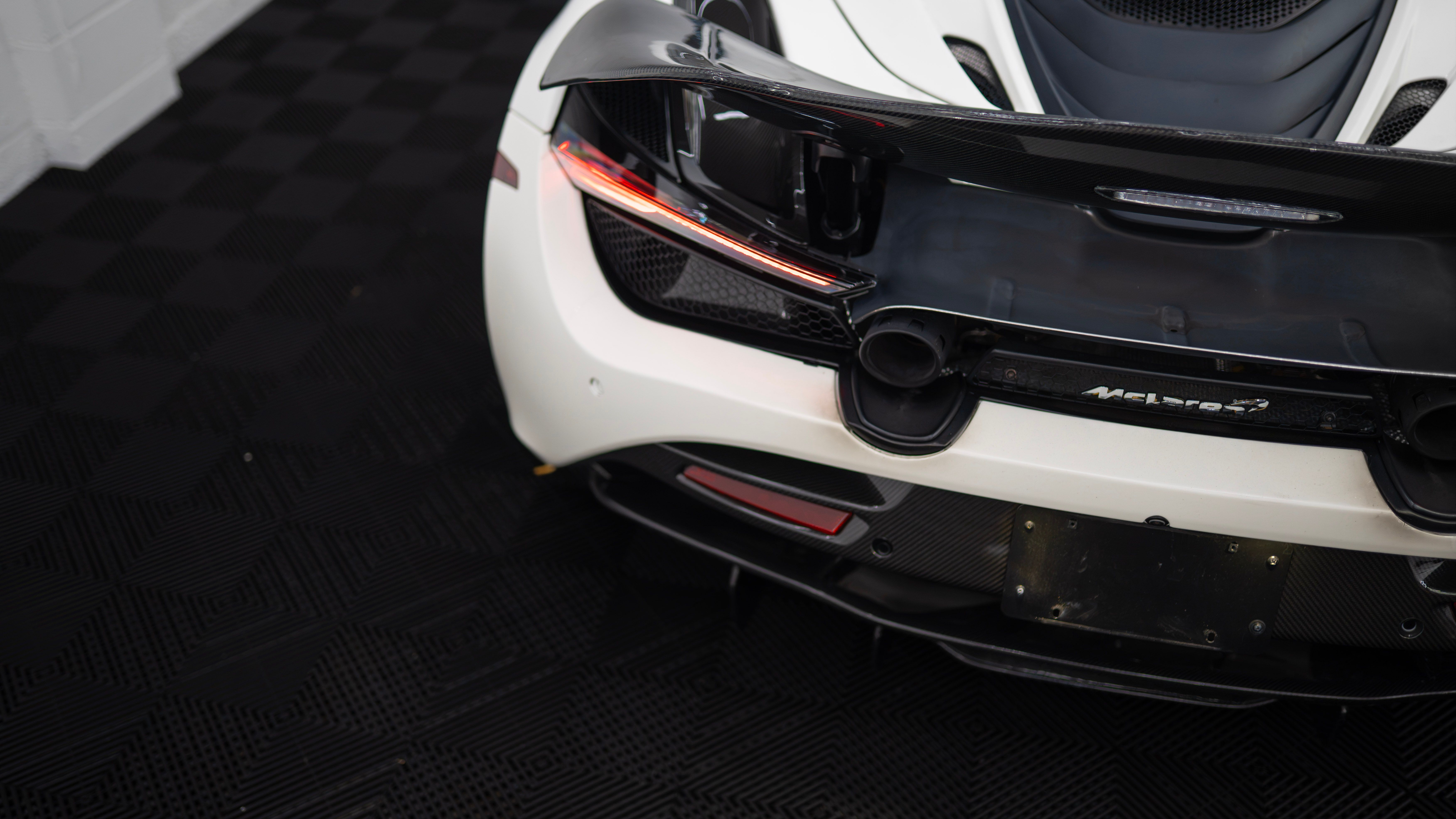 Used 2020 McLaren 720S Spider RWD image 38