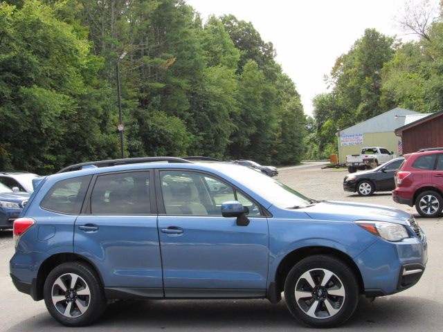 Used 2017 Subaru Forester 2.5i Premium AWD/4WD image 12