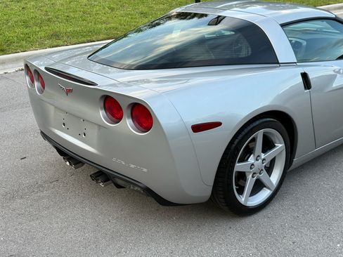 Used 2005 Chevrolet Corvette Coupe RWD image 46