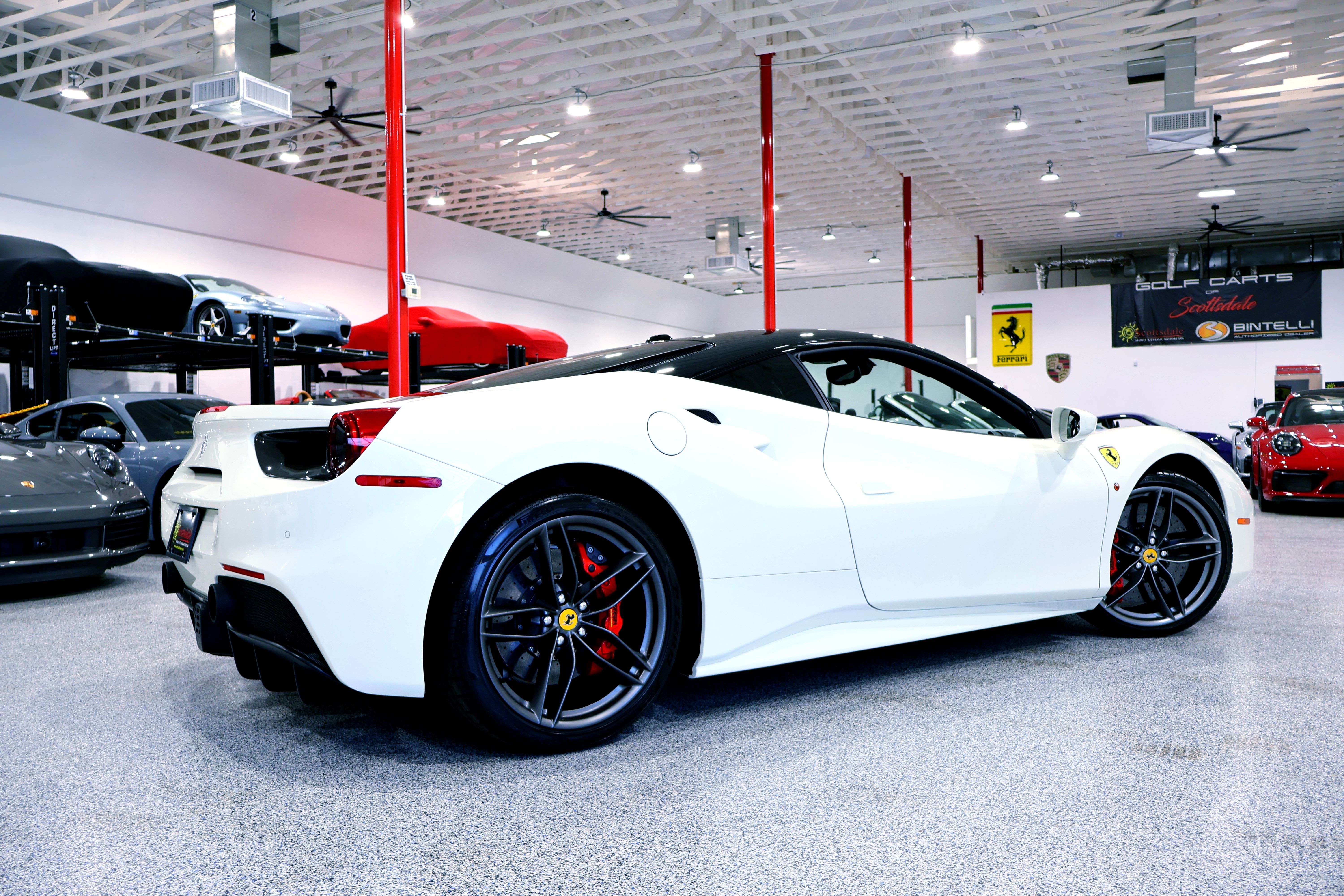 Used 2016 Ferrari 488 GTB RWD image 13