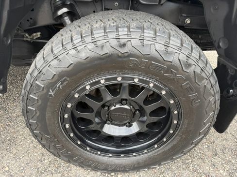 Used 2020 Toyota Tundra 4x4 CrewMax image 23