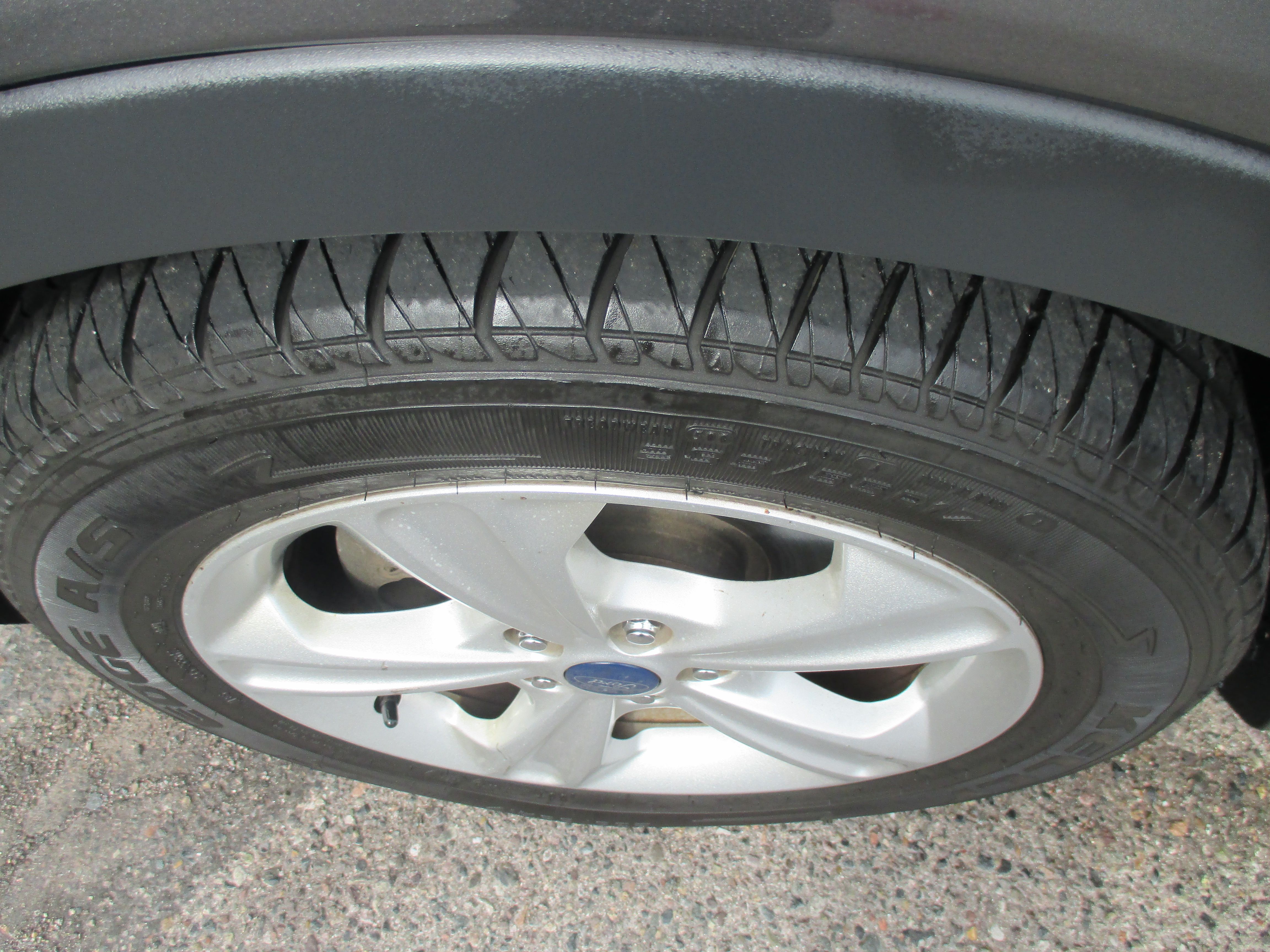 Used 2013 Ford Escape SE Sport Utility 4D FWD image 16