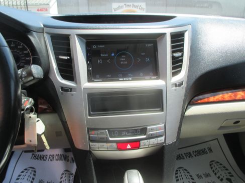Used 2011 Subaru Outback 3.6R Limited AWD/4WD image 6