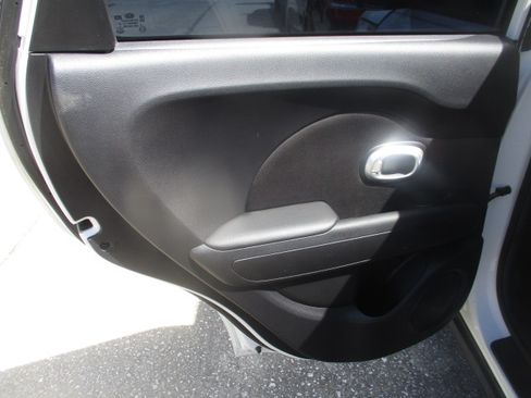 Used 2016 Kia Soul image 15