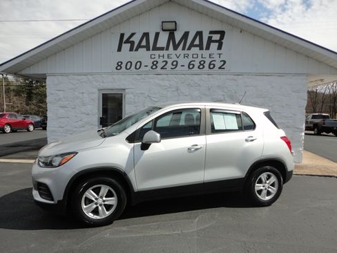Used 2020 Chevrolet Trax LS image 4