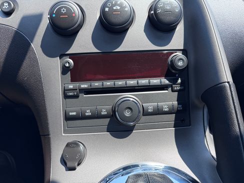 Used 2007 Pontiac Solstice GXP image 11